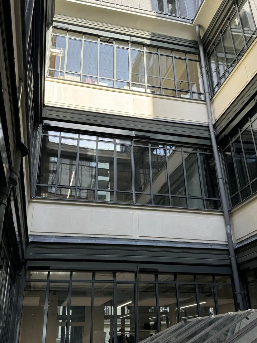 Châssis acier Fineline et store solaire extérieur