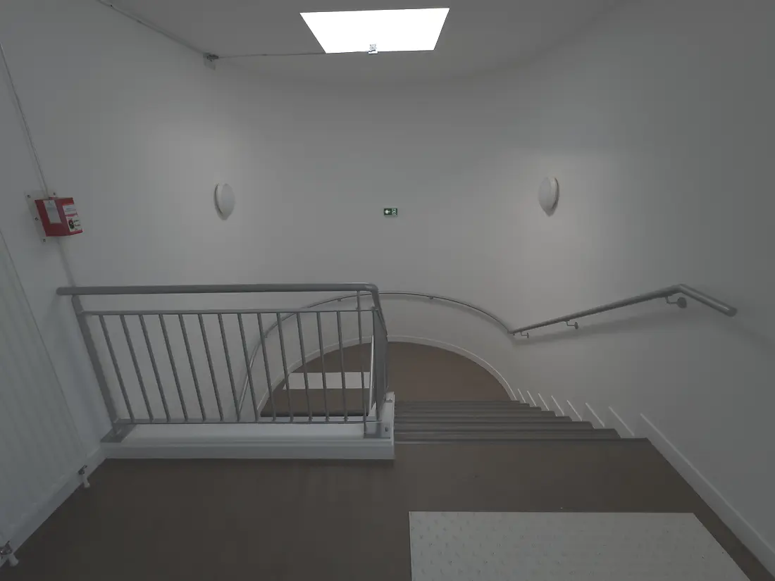 Garde-corps à barreaudage et main courante d'escalier, PMI dans les Yvelines